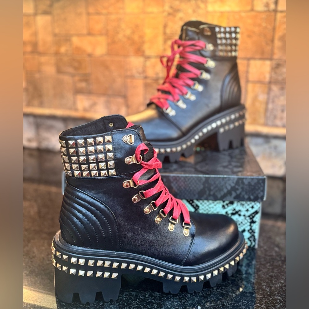 Combat Boots - Picture 6 of 7
